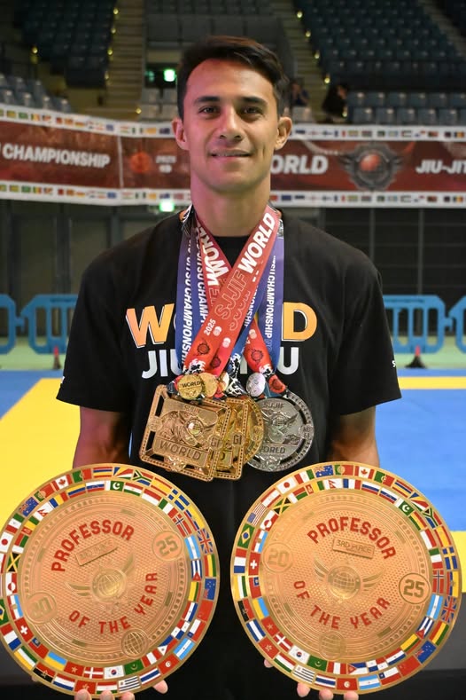 Multimédaillé d’or et d’argent, Tamatea Faaio a également été primé en tant qu’entraineur.