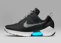 Nike lance la première chaussure qui se lace toute seule Nike lance la première chaussure qui se lace toute seule