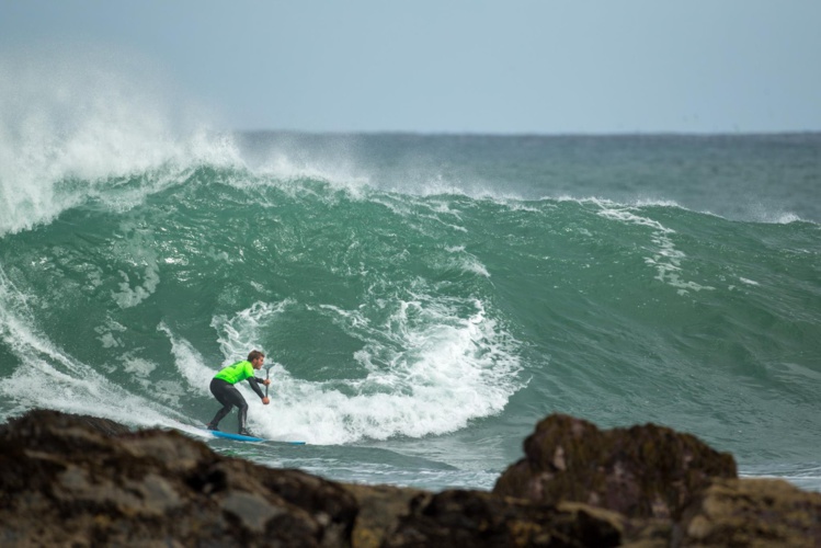 Le vice-champion du monde Zane Schweitzer a su s'imposer dans ce spot magique © Scott Sinton