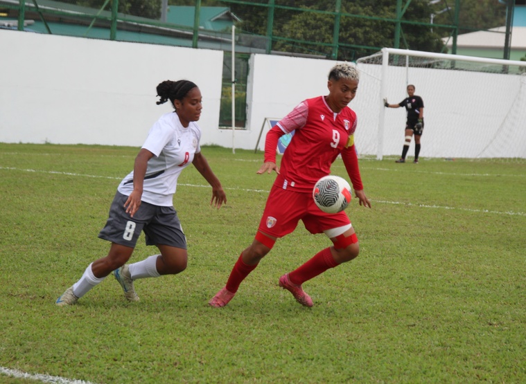 Haranui Le Gayic, la capitaine et milieu de terrain de Tahiti (9), a encore fait un gros match.