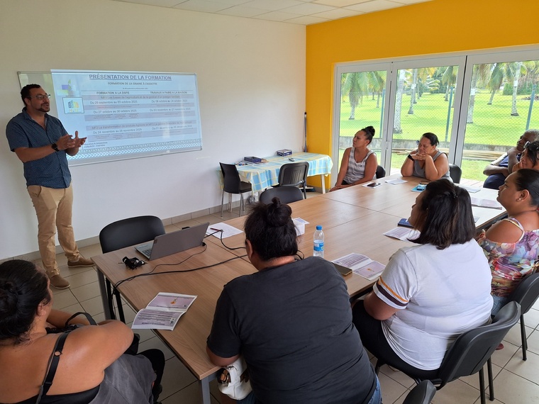 Cette session concerne une vingtaine de familles entre Papara et Teva i Uta (Crédit : Anne-Charlotte Lehartel).