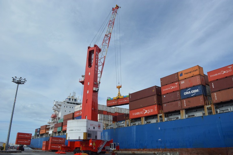 Sat Nui inaugure la plus haute grue de Polynésie