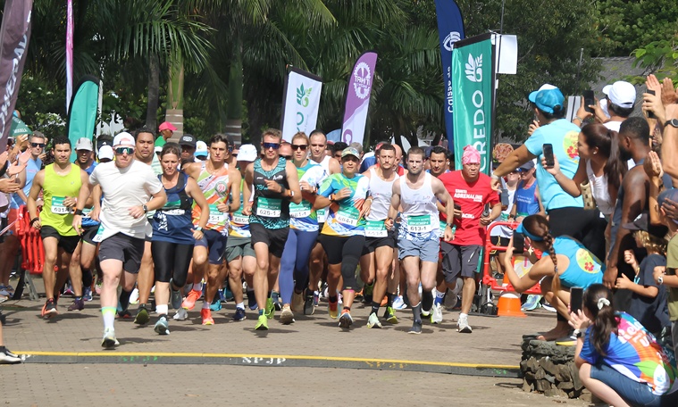 1 200 coureurs ont participé aux relais Ekiden, un formidable succès populaire. 1 200 coureurs ont participé aux relais Ekiden, un formidable succès populaire.