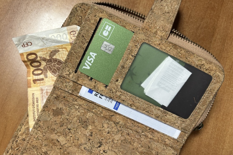 Tarifs bancaires : baisse en trompe-l'œil, les établissements de paiement plombent l'accord. Tarifs bancaires : baisse en trompe-l'œil, les établissements de paiement plombent l'accord.