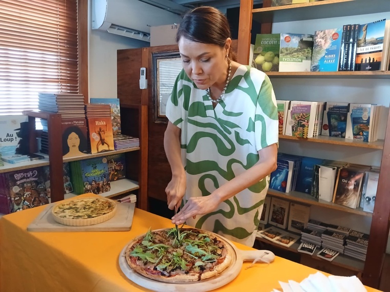 Maheata sort son premier livre de recettes