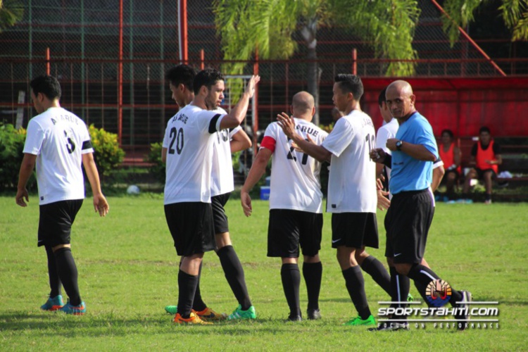 Foot Ligue 2 : Arue chute, l'OM prend une option Foot Ligue 2 : Arue chute, l'OM prend une option