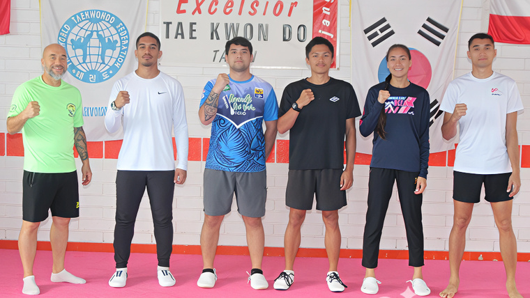 La sélection tahitienne de taekwondo peut tirer son épingle du jeu aux Championnats du monde en Chine, selon son entraîneur Philippe Pinerd (à gauche).