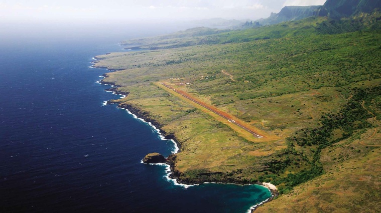 Le président annonce qu'avant toute décision, une tournée d'information sera organisée aux Marquises et à Tahiti pour consulter les populations concernées par ce projet d'aéroport. ©FB Moetai Brotherson