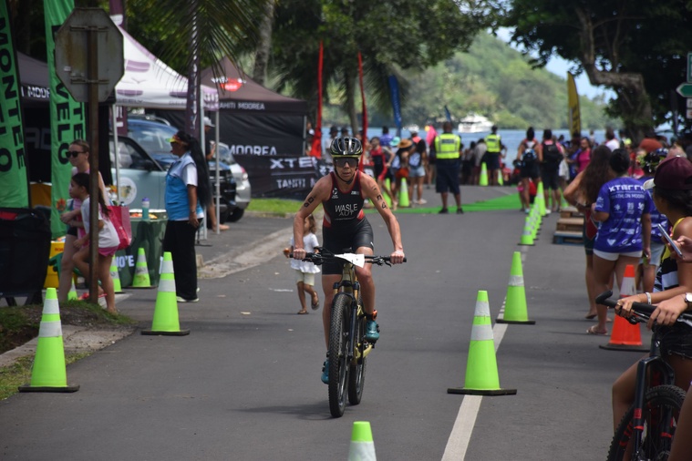 L’Autrichienne Carina Wasle prend la deuxième place du classement féminine.
