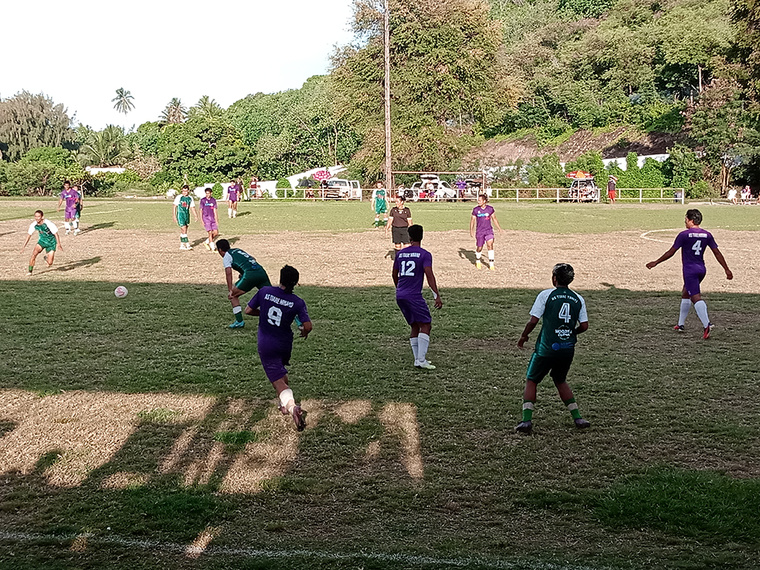 Championnat de Moorea - Tiare Tahiti bat Tiare Hinano 3-0