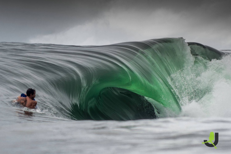 Nicolas Richard dans le secret spot de la côte est © JBS Pictures Nicolas Richard dans le secret spot de la côte est © JBS Pictures