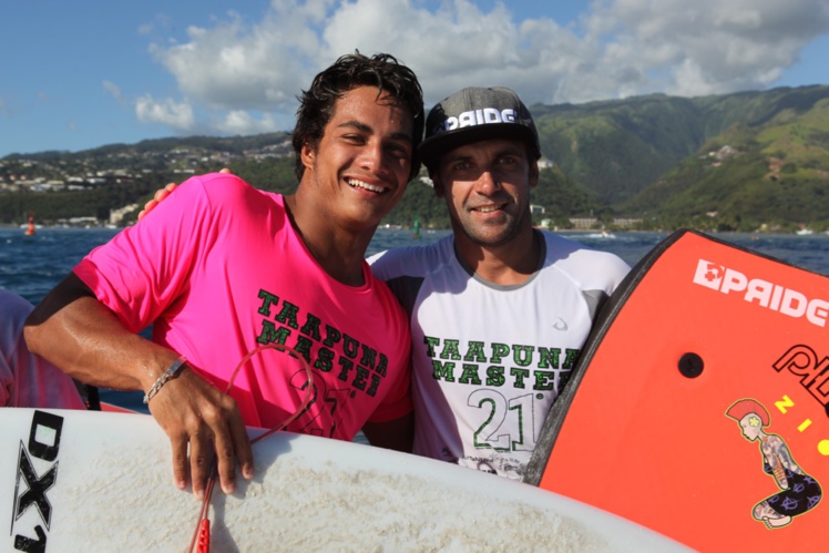 Nicolas Richard, ici avec Mihimana Braye, lors de sa victoire au Taapuna Master 2015 Nicolas Richard, ici avec Mihimana Braye, lors de sa victoire au Taapuna Master 2015