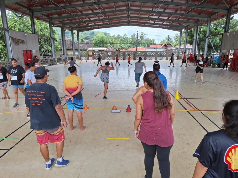 Candidats et recruteurs ont participé à des ateliers sportifs collectifs avant d’aborder les entretiens d’embauche individuels. Candidats et recruteurs ont participé à des ateliers sportifs collectifs avant d’aborder les entretiens d’embauche individuels.