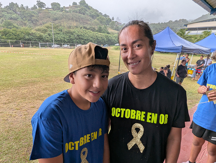 Keran et sa maman. Keran et sa maman.