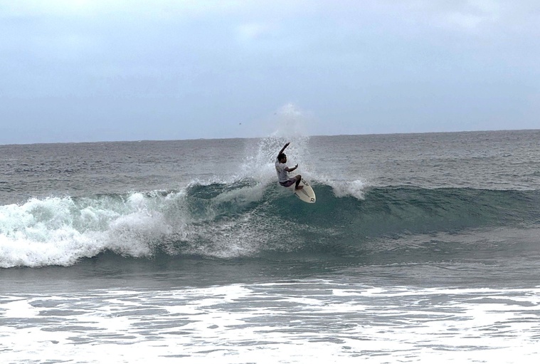 Teiva Tetahio remporte le championnat Open de surf pour la deuxième année consécutive Teiva Tetahio remporte le championnat Open de surf pour la deuxième année consécutive
