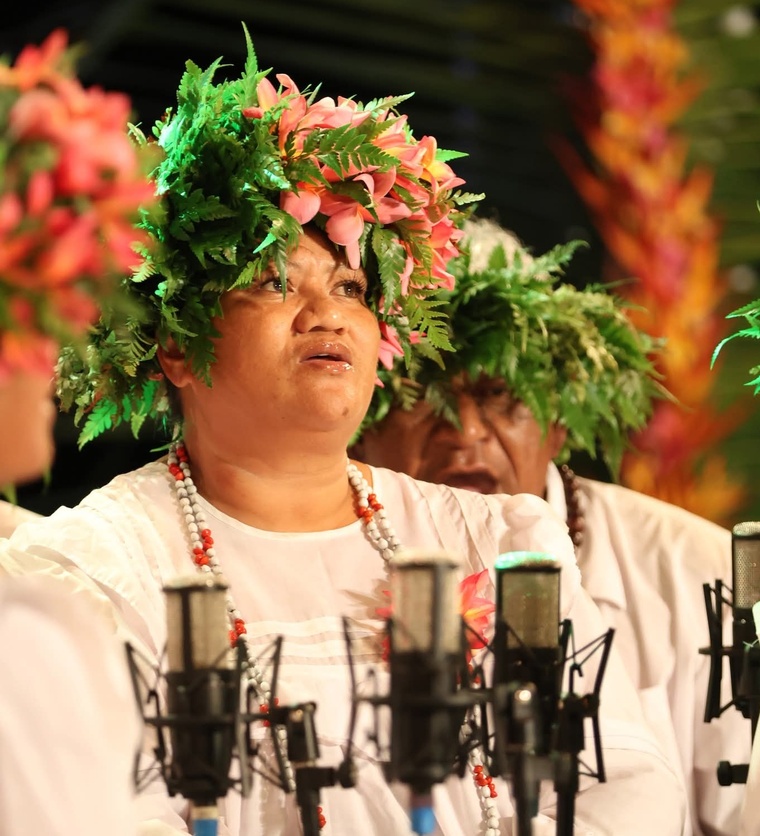 Sissa-Sue Okota’i, 1er prix Tārava Tuha’a Pae (Crédit : TFTN). Sissa-Sue Okota’i, 1er prix Tārava Tuha’a Pae (Crédit : TFTN).