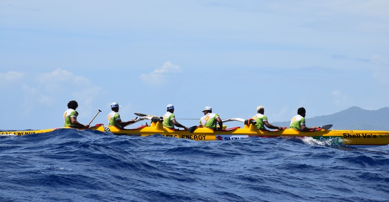 Shell Va’a monte sur la troisième marche du podium.