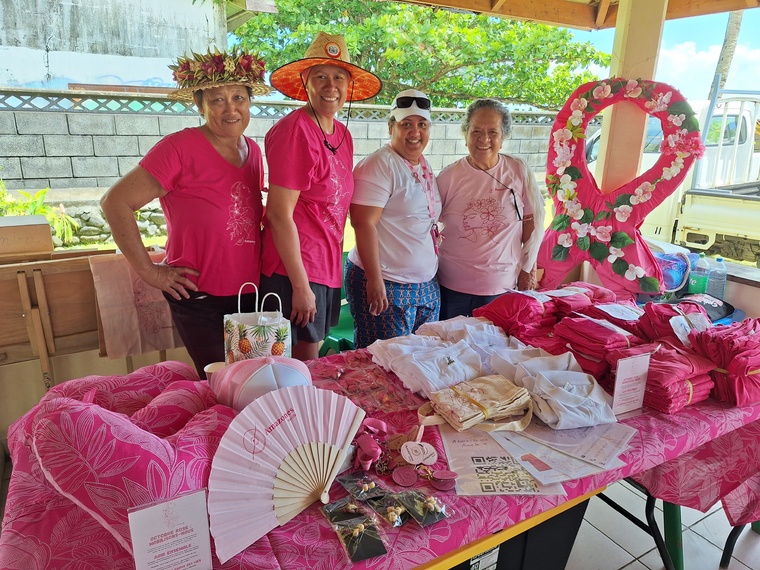 Un “village rose” pour sensibiliser Tautira