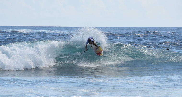 Vainqueur en Open stand-up paddle et en surf Juniors, Toaura Haumani a encore montré qu’il faisait partie des plus grands riders du Fenua. Vainqueur en Open stand-up paddle et en surf Juniors, Toaura Haumani a encore montré qu’il faisait partie des plus grands riders du Fenua.