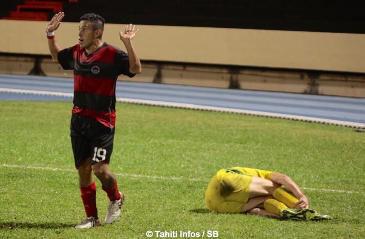 Le mauvais tacle d'Efrain Castaneda sur Sylvain Graglia n'a pas été sans conséquences Le mauvais tacle d'Efrain Castaneda sur Sylvain Graglia n'a pas été sans conséquences