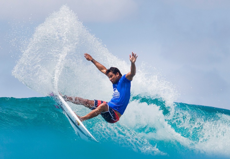 Michel Bourez démarre bien ce championnat mondial 2016, le 8e de sa carrière Michel Bourez démarre bien ce championnat mondial 2016, le 8e de sa carrière