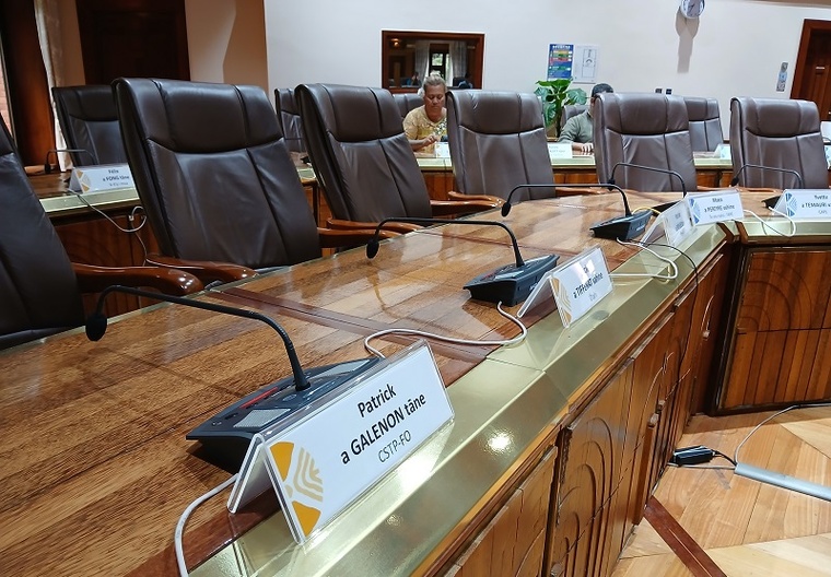 "Tama'a maitai" rejeté dans un Cesec clairsemé