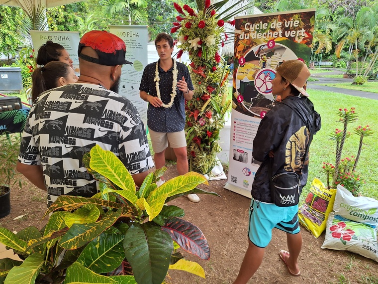Technival gère plusieurs sortes de déchets, dont les déchets verts. Technival gère plusieurs sortes de déchets, dont les déchets verts.