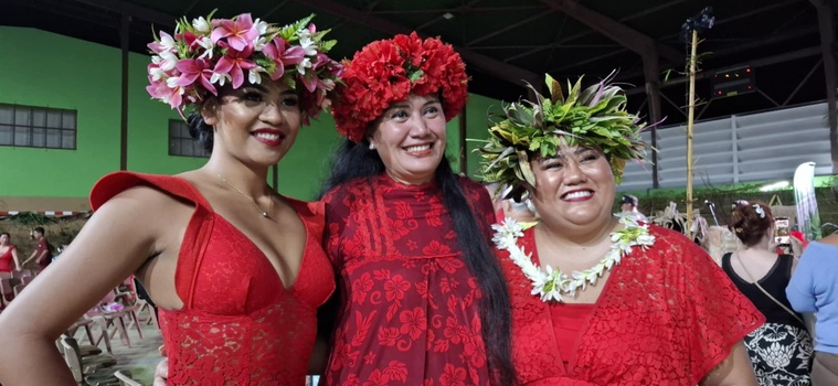 Lanihei, tavana Afareaitu Rebecca Tetuanui et la chargée de la culture et des événements communaux Timeri Manate Lanihei, tavana Afareaitu Rebecca Tetuanui et la chargée de la culture et des événements communaux Timeri Manate