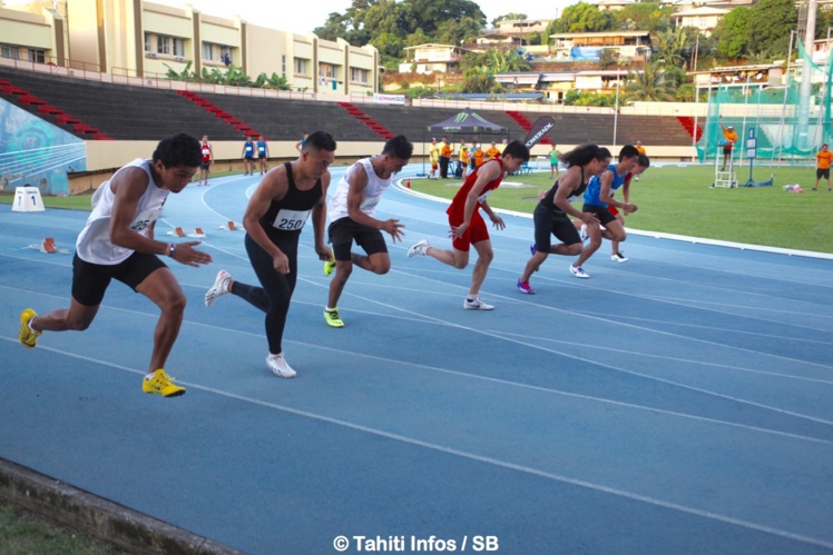 La finale du 100m a été remportée par Siueni Filimone, un Tongien, en cheveux longs La finale du 100m a été remportée par Siueni Filimone, un Tongien, en cheveux longs