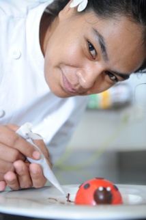 Lycée hôtelier : qui sera le meilleur pâtissier ? Lycée hôtelier : qui sera le meilleur pâtissier ?