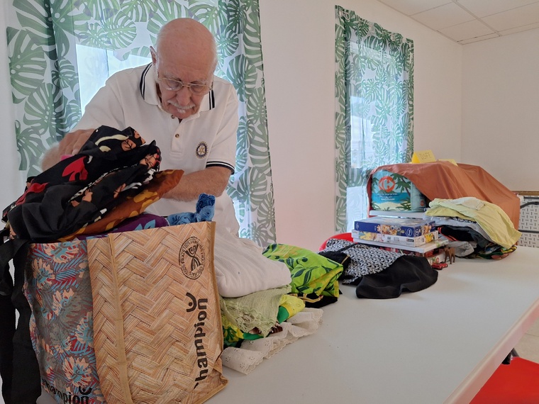 Les premiers dons ont été réceptionnés ce lundi par les membres du Rotary club de Taravao. Les premiers dons ont été réceptionnés ce lundi par les membres du Rotary club de Taravao.