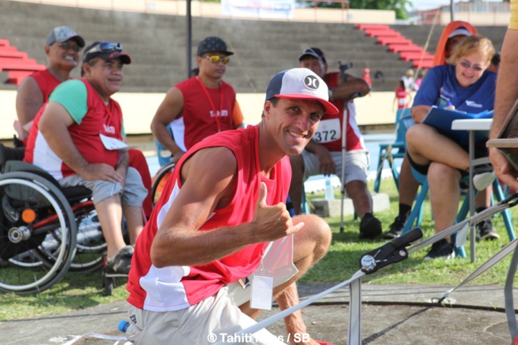 Jérémie, cadre à la FPSAH, possède une école de surf. Le sens du partage, il connait. Jérémie, cadre à la FPSAH, possède une école de surf. Le sens du partage, il connait.