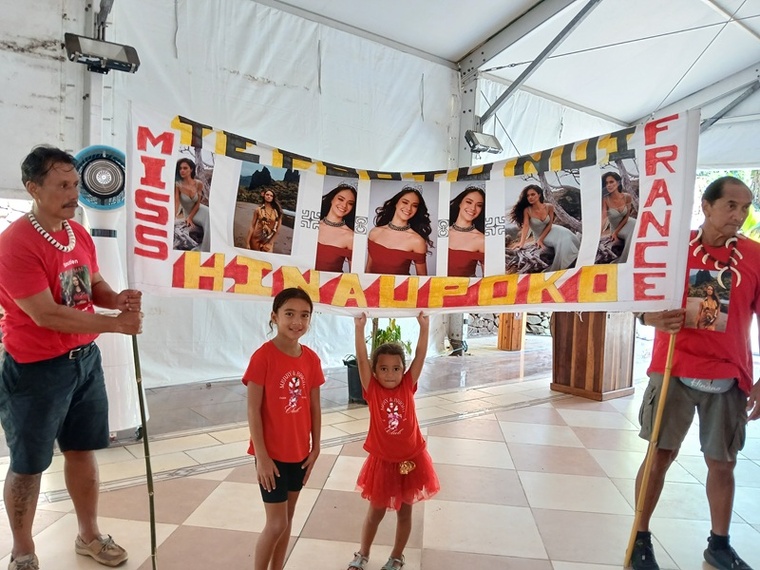 Il n’y a aucun doute pour la famille. Hinaupoko sera miss France et ils ont eu raison ! Il n’y a aucun doute pour la famille. Hinaupoko sera miss France et ils ont eu raison !