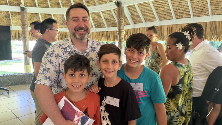 Venus de partout, devenus Français : nouveaux citoyens accueillis en Polynésie Venus de partout, devenus Français : nouveaux citoyens accueillis en Polynésie