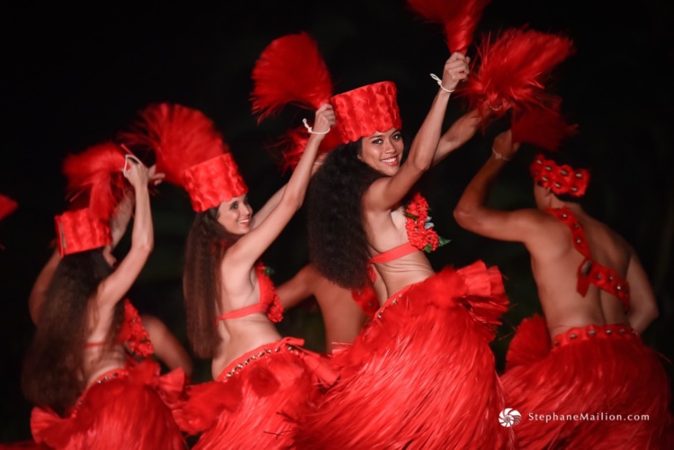 Le spectacle retracera les plus belles époques du fenua à travers 22 tableaux. Le spectacle retracera les plus belles époques du fenua à travers 22 tableaux.