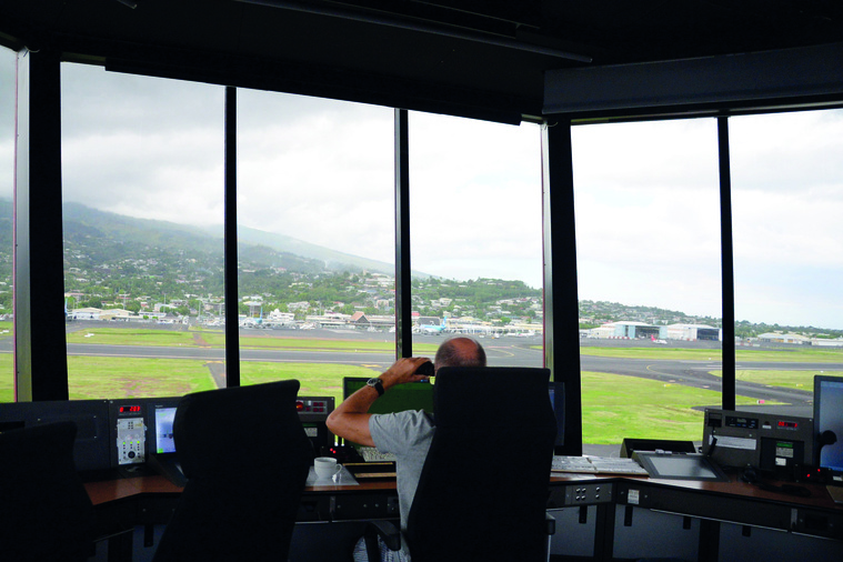 Les contrôleurs aériens mettent fin à leur grève, pour mieux la reprendre Les contrôleurs aériens mettent fin à leur grève, pour mieux la reprendre