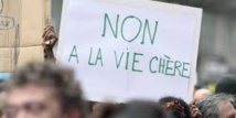 Manifestation dans les rues de Nouméa contre la vie chère Manifestation dans les rues de Nouméa contre la vie chère