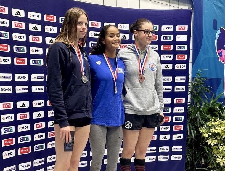 Déotille Videau (au centre) s’est encore affirmée un peu plus à l’échelle nationale. Son potentiel pourrait la mener à intégrer les équipes de France.