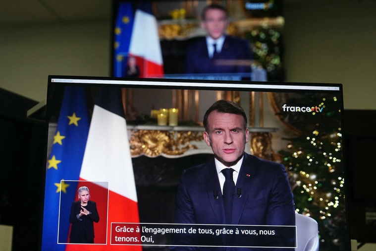 Macron promet une année 2026 "utile" et de rester au travail "jusqu'à la dernière seconde" Macron promet une année 2026 "utile" et de rester au travail "jusqu'à la dernière seconde"