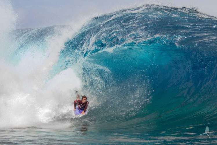Alvino Tupuai, un rider connu pour charger gros, voire très gros © JBS Pictures Alvino Tupuai, un rider connu pour charger gros, voire très gros © JBS Pictures