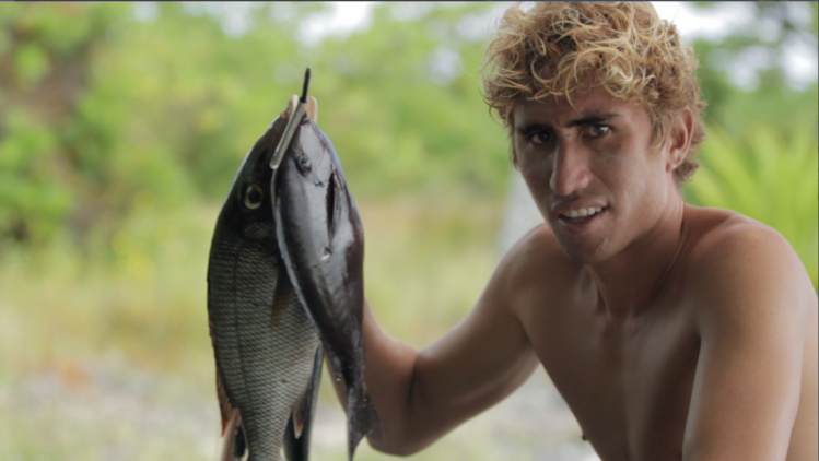 Le waterman Alvino aime aussi la pêche © WIthin Films Le waterman Alvino aime aussi la pêche © WIthin Films