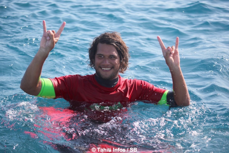 Maroni Richmond alias "Cave Man" obtient le meilleur total de la journée Maroni Richmond alias "Cave Man" obtient le meilleur total de la journée