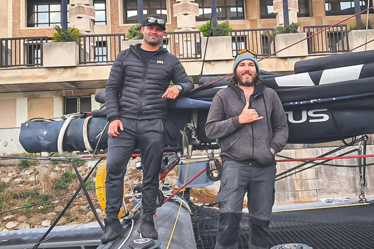 Un trimaran de course en Polynésie : tentative de record et ambitions océaniques vers la Route du Rhum 2026