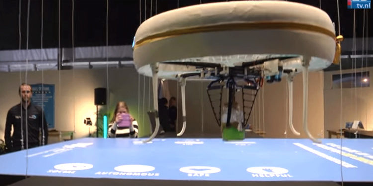Premier "drone café" au monde: des robots servent des cocktails à l'Université d'Eindhoven