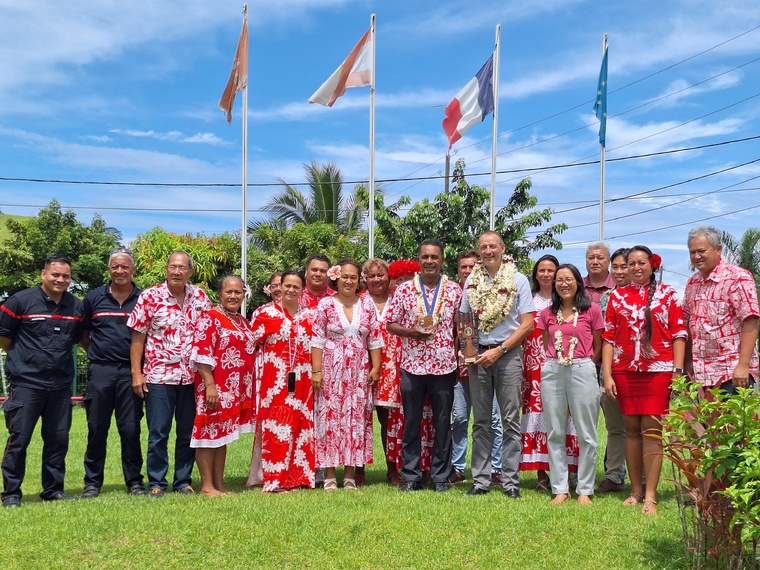 “C’est une commune assez étonnante, rurale mais très développée”, a salué Alexandre Rochatte à l’issue de sa visite à Teva i Uta (Crédit : Anne-Charlotte Lehartel).