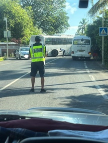 Une des roues du bus a eu un problème la semaine dernière et ne pouvait plus rouler Une des roues du bus a eu un problème la semaine dernière et ne pouvait plus rouler