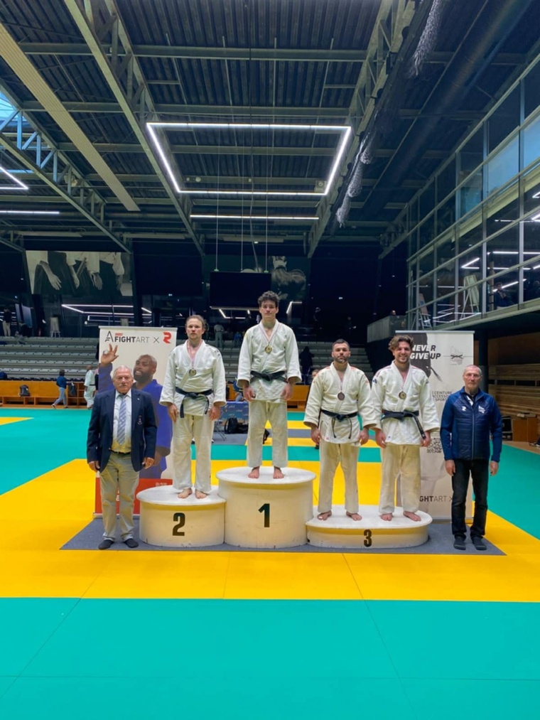 ​Manatoa Luciani se pare d’or