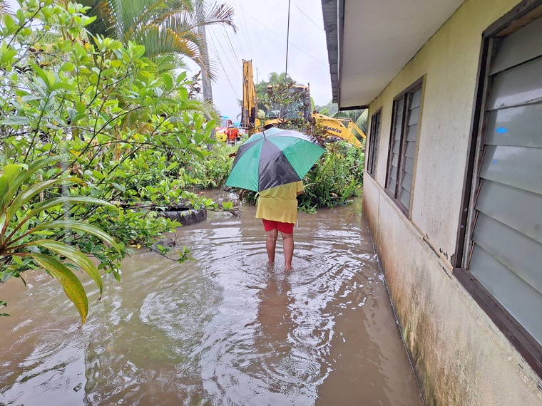 Teipo Maruake a frôlé la catastrophe dans le quartier Ropu (Crédit : Anne-Charlotte Lehartel). Teipo Maruake a frôlé la catastrophe dans le quartier Ropu (Crédit : Anne-Charlotte Lehartel).