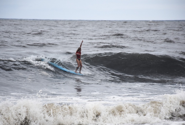 Kahili Simon débute la saison comme elle l’a finie : sur la première marche du podium.