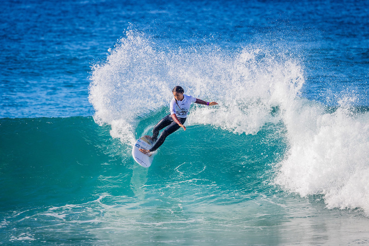 Kiarra Goold surfera sans pression. Kiarra Goold surfera sans pression.